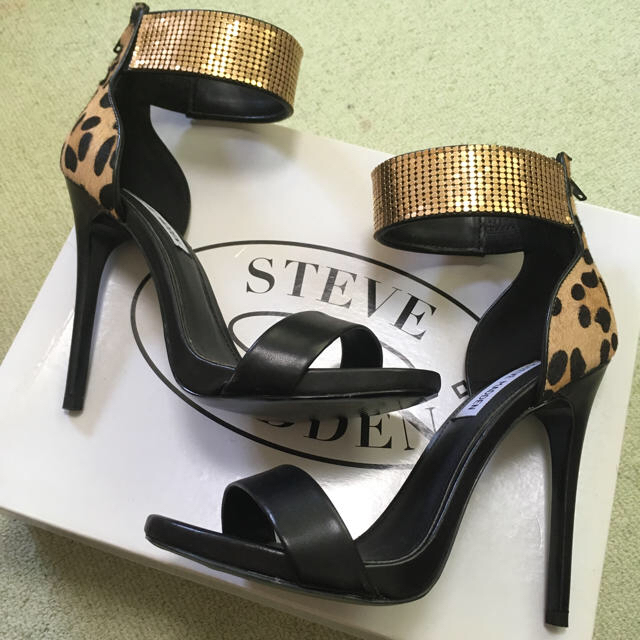 Steve Madden(スティーブマデン)のSTEVE MADDEN サンダル レオパード柄 レディースの靴/シューズ(サンダル)の商品写真