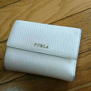 フルラ(Furla)の値下げ！FURLA 格安 ホワイト三つ折り財布(折り財布)