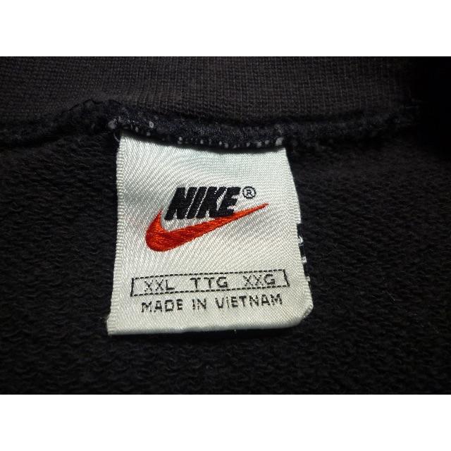 NIKE(ナイキ)の送料込　NIKE ナイキ　スウェット　刺繍スウォッシュ　黒 メンズのトップス(スウェット)の商品写真