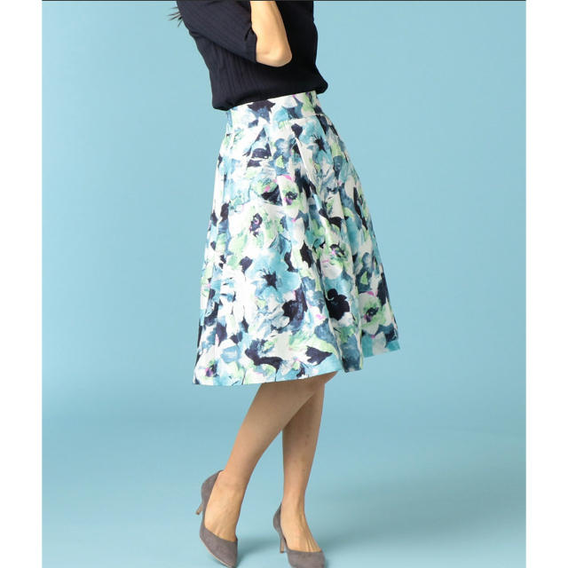 Doux archives(ドゥアルシーヴ)のミモレ丈スカート 花柄  レディースのスカート(ひざ丈スカート)の商品写真