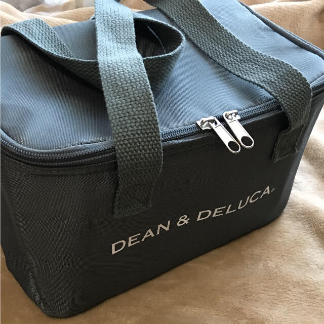 DEAN & DELUCA(ディーンアンドデルーカ)の♥様専用出品♡DEAN&DELUCA 保冷バッグ 大 グレー インテリア/住まい/日用品のキッチン/食器(弁当用品)の商品写真