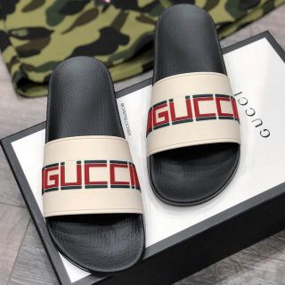 グッチ(Gucci)のGUCCI サンダル(サンダル)