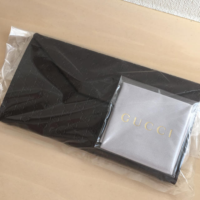 Gucci(グッチ)のGUCCIグッチ サングラス パープル 未使用 レディースのファッション小物(サングラス/メガネ)の商品写真