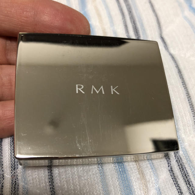 RMK(アールエムケー)のRMK ゴールドインプレッション アイズ 05 ピンクプロンズ コスメ/美容のベースメイク/化粧品(アイシャドウ)の商品写真