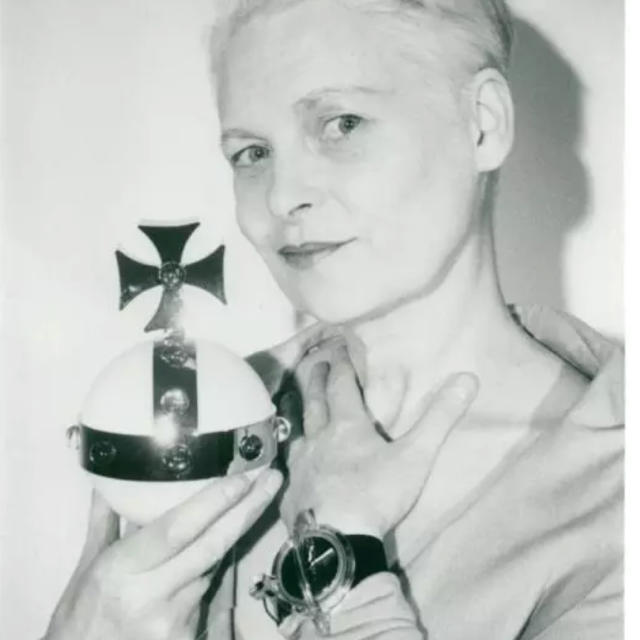 Vivienne Westwood - ヴィヴィアン ヴィンテージ オーブ Vivienne Westwood - ヴィヴィアン ヴィンテージ オーブ