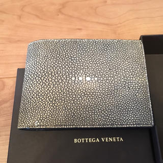 ボッテガヴェネタ(Bottega Veneta)のボッテガヴェネタ 鱏皮 二つ折り財布(折り財布)