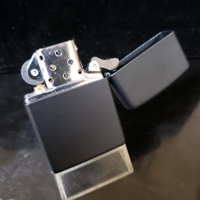 ZIPPO(ジッポー)の新品❤14I'ZIPPOスパイラルダイレクト❤ブラックラッカー❤送料無料 メンズのファッション小物(タバコグッズ)の商品写真