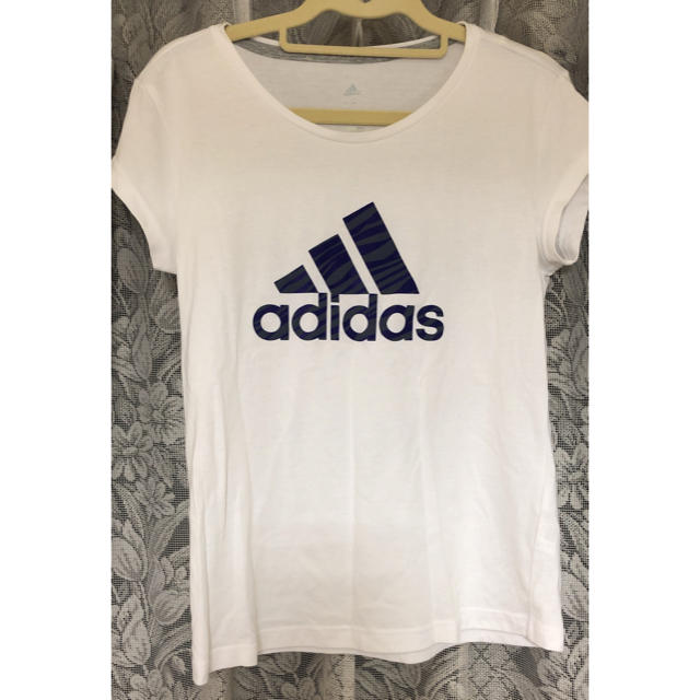 adidas(アディダス)のadidas Tシャツ (最終値) レディースのトップス(Tシャツ(半袖/袖なし))の商品写真