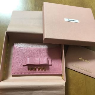 ミュウミュウ(miumiu)の【新品】MIUMIU♡パスケース(名刺入れ/定期入れ)