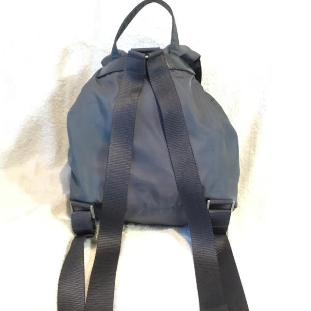PRADA(プラダ)のPRADA ナイロンリュック ブルーグレイ レディースのバッグ(リュック/バックパック)の商品写真