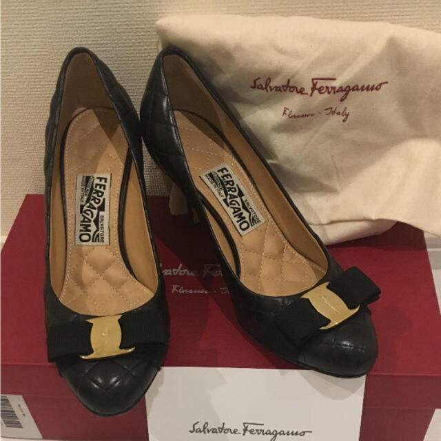 Salvatore Ferragamo(サルヴァトーレフェラガモ)の美品✨フェラガモ パンプス✨ レディースの靴/シューズ(ハイヒール/パンプス)の商品写真