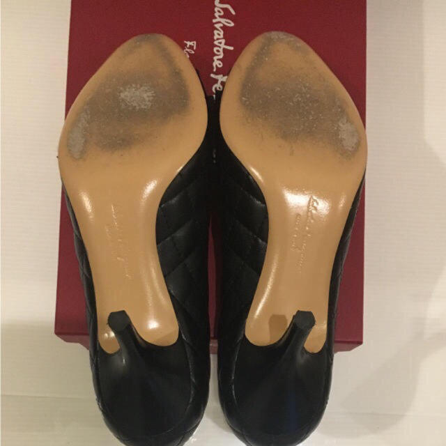 Salvatore Ferragamo(サルヴァトーレフェラガモ)の美品✨フェラガモ パンプス✨ レディースの靴/シューズ(ハイヒール/パンプス)の商品写真