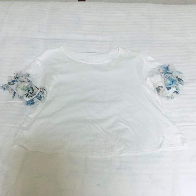 flower(フラワー)のボタニカルフリルT レディースのトップス(Tシャツ(半袖/袖なし))の商品写真