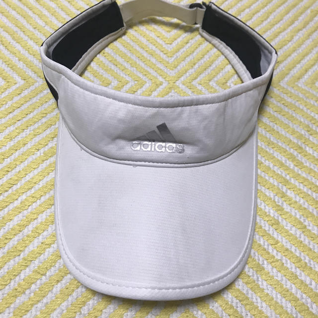 adidas(アディダス)のadidas サンバイザー レディースの帽子(キャップ)の商品写真