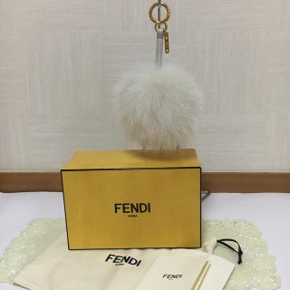 フェンディ(FENDI)の☆ 美品✨フェンディ ボンボン ファー バッグチャーム ☆(バッグチャーム)