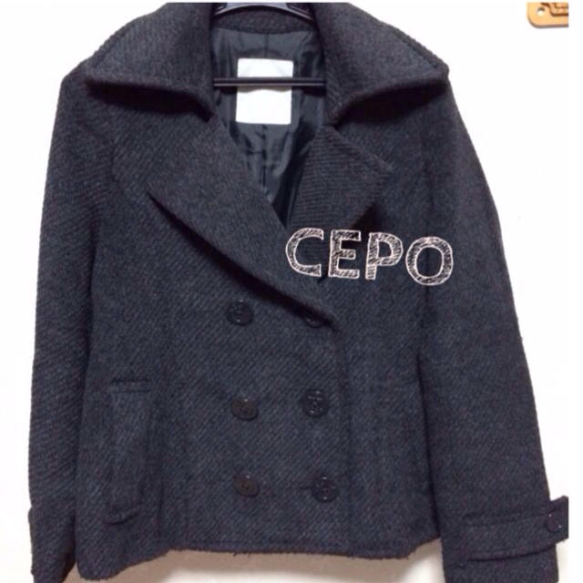CEPO(セポ)のCEPO 12/22、値下げ レディースのジャケット/アウター(ピーコート)の商品写真