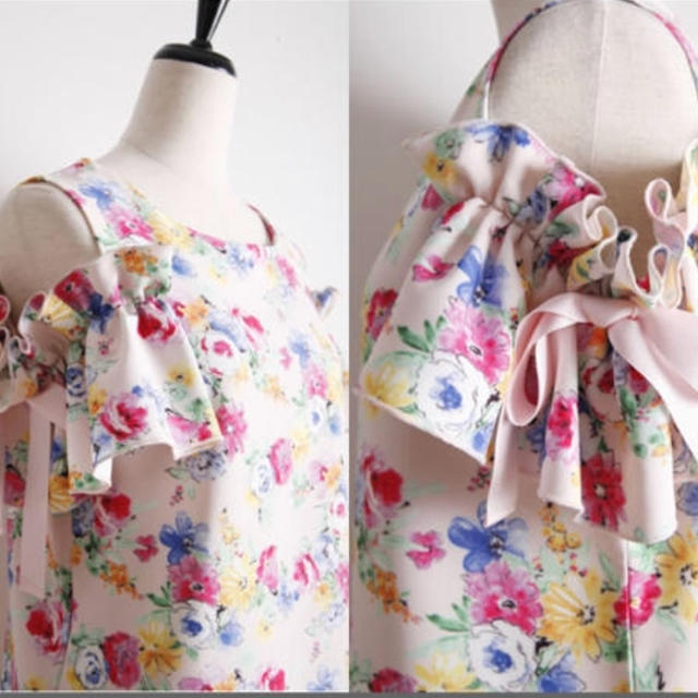 tocco(トッコ)のトッコ 花柄トップス レディースのトップス(シャツ/ブラウス(半袖/袖なし))の商品写真