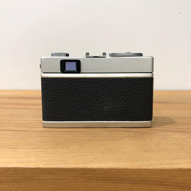 KONICA MINOLTA(コニカミノルタ)のKonica  C35 フィルムカメラ スマホ/家電/カメラのカメラ(フィルムカメラ)の商品写真