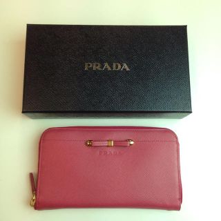 プラダ(PRADA)のPRADAラウンドファスナー長財布(財布)