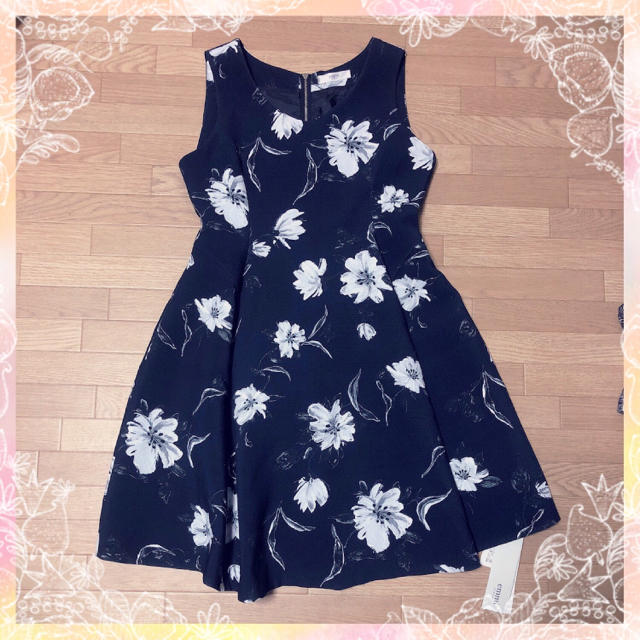 Emmi Atelier Emmi エミ 花柄aラインフレアワンピース 新品未使用の通販 By プリン S Shop エミアトリエならラクマ Emmi Atelier Emmi エミ 花柄aラインフレアワンピース 新品未使用の通販 By プリン S Shop エミアトリエならラクマ