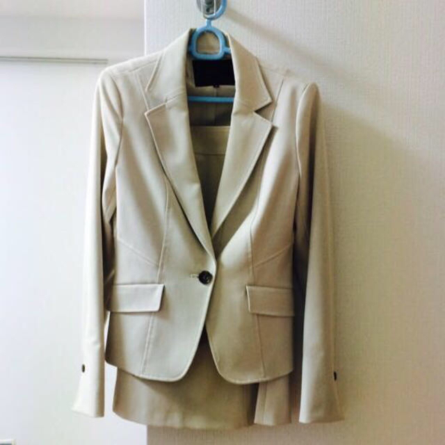 UNTITLED(アンタイトル)のアンタイトル♡セットアップベージュスーツ レディースのフォーマル/ドレス(スーツ)の商品写真