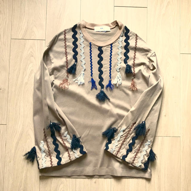 TOGA(トーガ)の✴︎sale✴︎ toga pulla フリンジTシャツ レディースのトップス(Tシャツ(長袖/七分))の商品写真