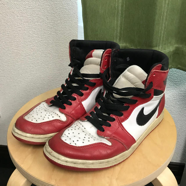 NIKE(ナイキ)のNIKE AIR JORDAN 1 HI CHICAGO 94年復刻 US8 メンズの靴/シューズ(スニーカー)の商品写真