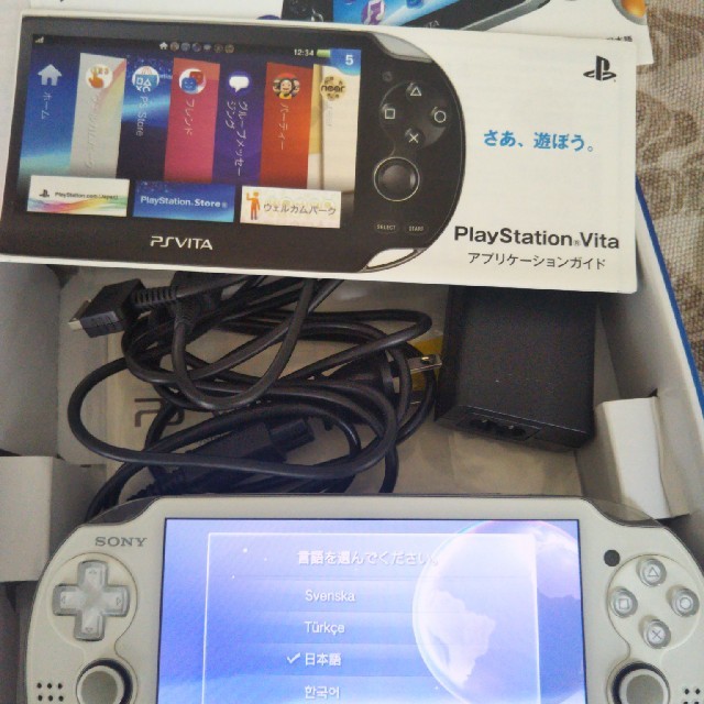 未使用　PlayStation　Vita  PCH1000 2