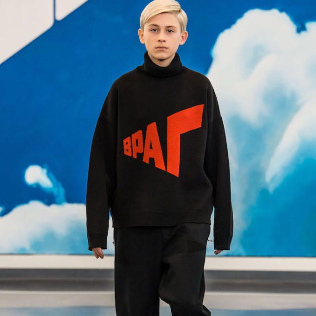 “Gosha Rubchinskiy” フットボールマフラー