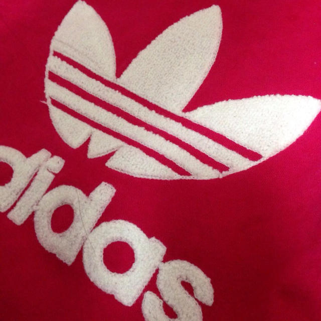 adidas(アディダス)のadidas ピンクパーカー レディースのトップス(パーカー)の商品写真