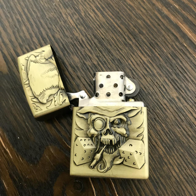 ZIPPO(ジッポー)の新品‼️ガイコツゴールドオイルライター‼️BOHAI‼️ メンズのファッション小物(タバコグッズ)の商品写真