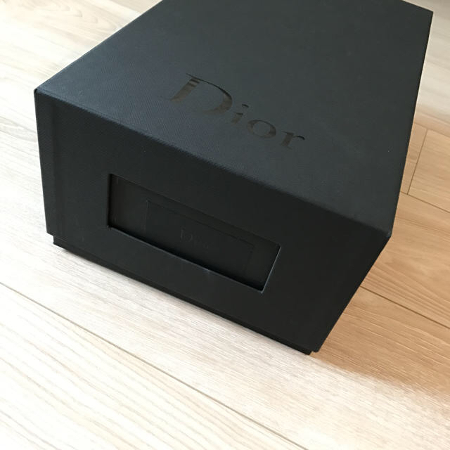 Christian Dior(クリスチャンディオール)のディオール 箱 リボン付き レディースのバッグ(ショップ袋)の商品写真