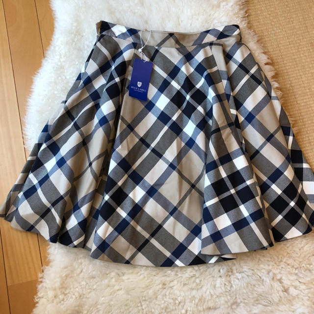 BURBERRY BLUE LABEL(バーバリーブルーレーベル)の約2.5万超美品タグ付きバーバリーブルーレーベル上質コットンスカート♫ レディースのスカート(ひざ丈スカート)の商品写真
