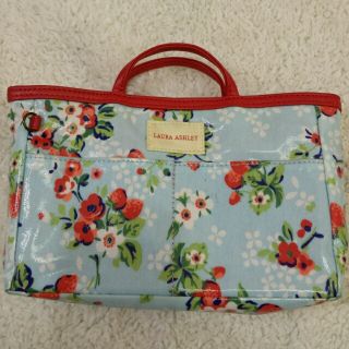 ローラアシュレイ(LAURA ASHLEY)のLAURA ASHLEYバックインバック(ポーチ)