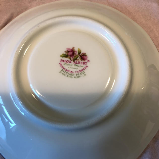 ROYAL ALBERT(ロイヤルアルバート)のROYAL ALBERTカップ&ソーサー インテリア/住まい/日用品のキッチン/食器(グラス/カップ)の商品写真