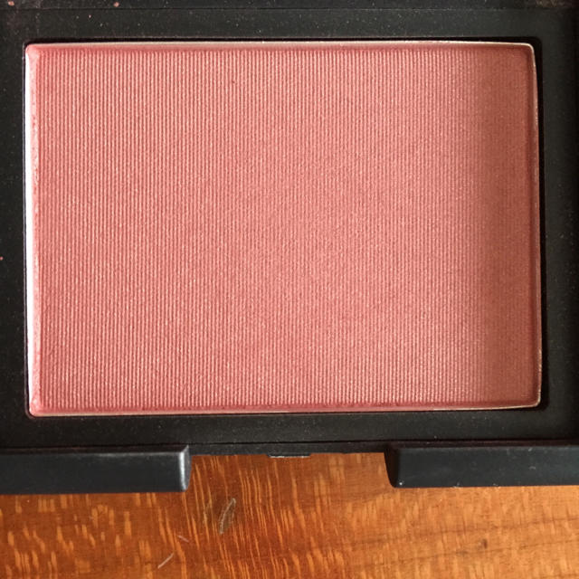 NARS(ナーズ)のNARSチーク☆4031 ドルチェヴィータ 【美品】 コスメ/美容のベースメイク/化粧品(チーク)の商品写真