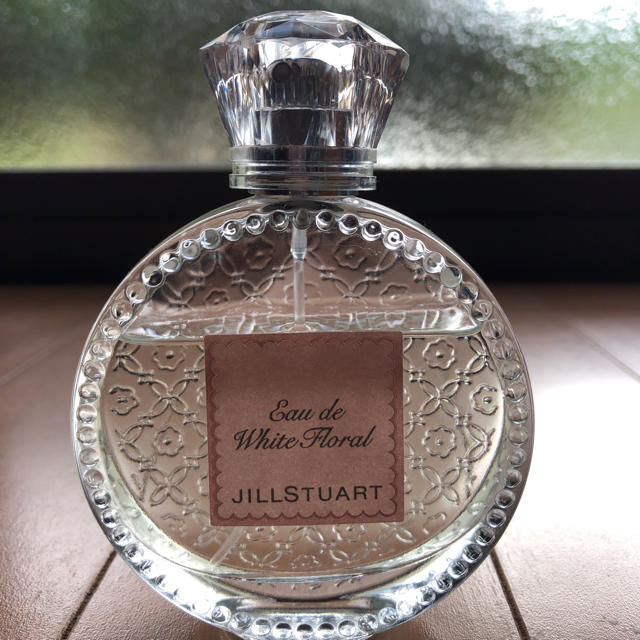 JILLSTUART(ジルスチュアート)のJILLSTUART リラックス オード ホワイトフローラル コスメ/美容の香水(香水(女性用))の商品写真