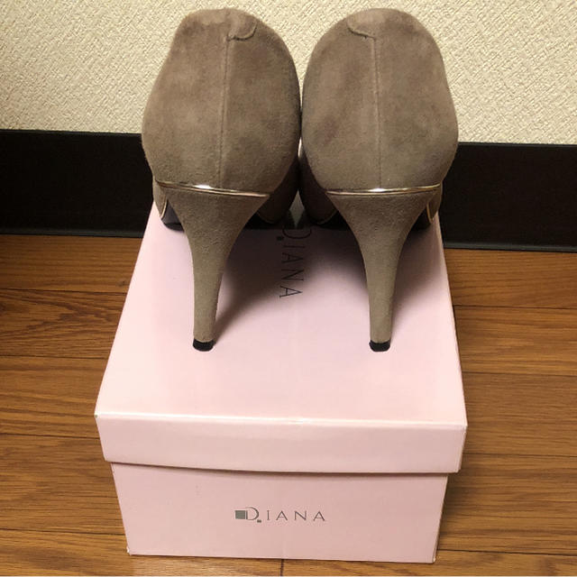 DIANA(ダイアナ)の【送料込】DIANAのパンプスです。ほぼ新品！1回使用 レディースの靴/シューズ(ハイヒール/パンプス)の商品写真