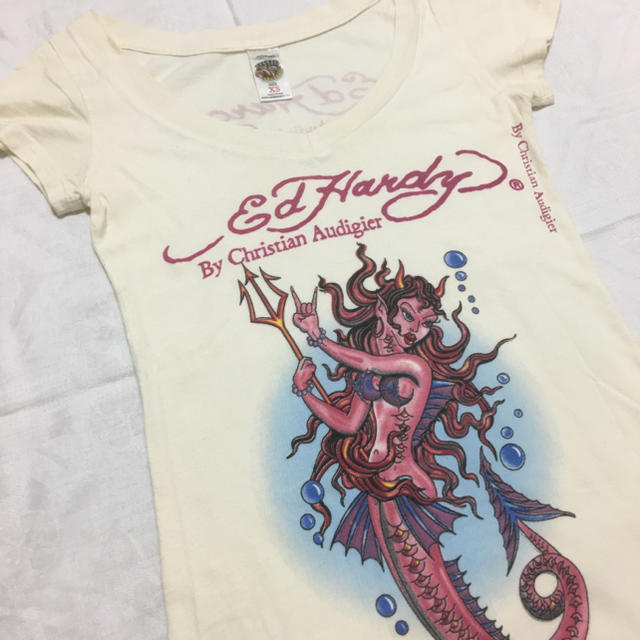 Ed Hardy(エドハーディー)のエドハーディー 小さめ Tシャツ レディースのトップス(Tシャツ(半袖/袖なし))の商品写真