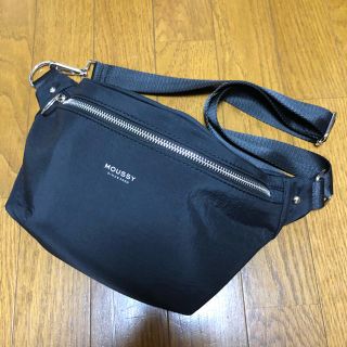 マウジー(moussy)のmoussy ボディバッグ(ボディバッグ/ウエストポーチ)