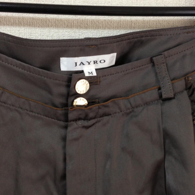 JAYRO(ジャイロ)のカーキ 七分パンツ レディースのパンツ(ワークパンツ/カーゴパンツ)の商品写真