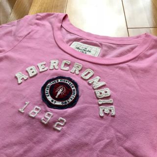 アバクロンビーアンドフィッチ(Abercrombie&Fitch)の美品♥️ アバクロ 1892年エンブレムのTシャツ(Tシャツ(半袖/袖なし))