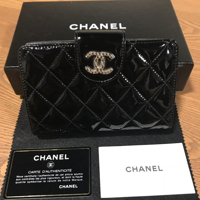 CHANEL(シャネル)の本物 シャネル 二つ折り財布 中古美品 レディースのファッション小物(財布)の商品写真