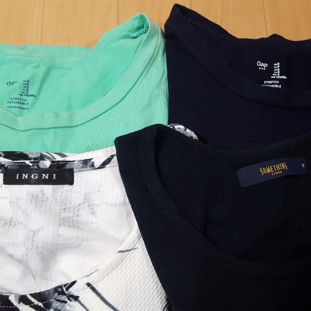 GAP(ギャップ)のTシャツ 4枚 美品Ｓ GAP他 レディースのトップス(Tシャツ(半袖/袖なし))の商品写真