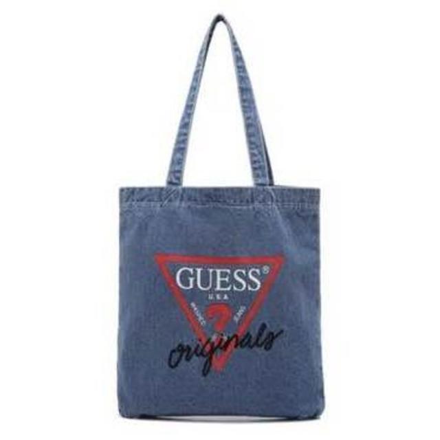 GUESS(ゲス)の新品未使用 GUESS デニムトートバッグ ブルー レディースのバッグ(トートバッグ)の商品写真