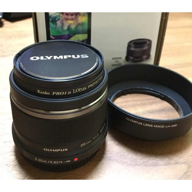 OLYMPUS(オリンパス)のOLYNPUS(オリンパス)M.ZUIKO DIGITALプレミアム 25mm スマホ/家電/カメラのカメラ(レンズ(単焦点))の商品写真