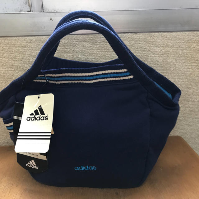 adidas(アディダス)のadidas ミニバック スポーツ/アウトドアのスポーツ/アウトドア その他(その他)の商品写真