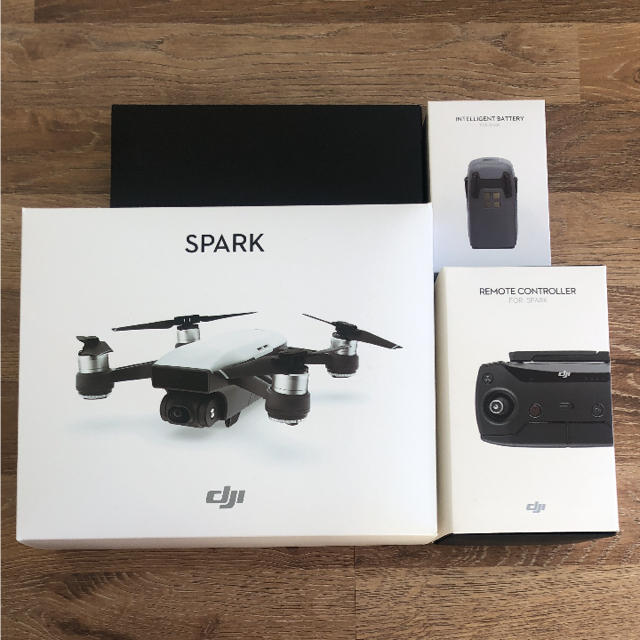 Dji spark エンタメ/ホビーのおもちゃ/ぬいぐるみ(ホビーラジコン)の商品写真