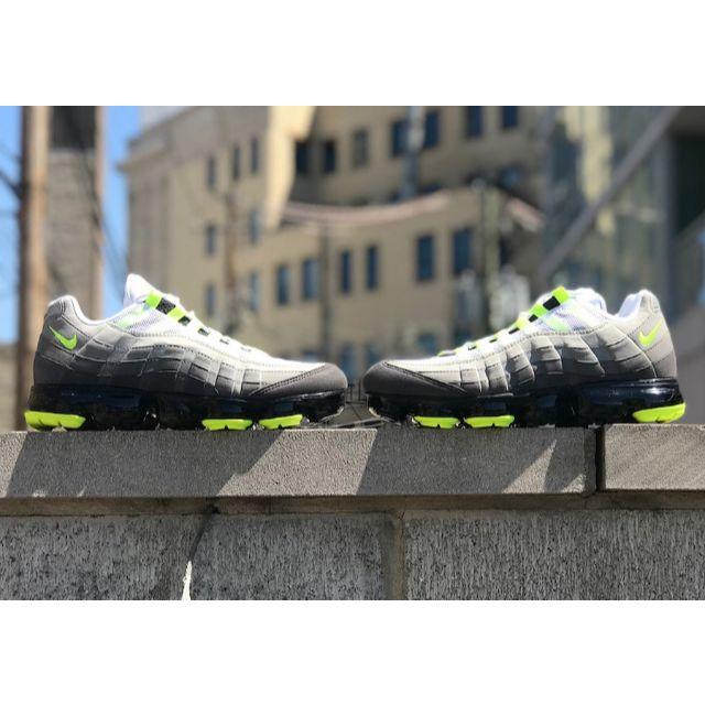 NIKE(ナイキ)の28.5㎝ NIKE VAPORMAX 95 NEON YELLOW メンズの靴/シューズ(スニーカー)の商品写真