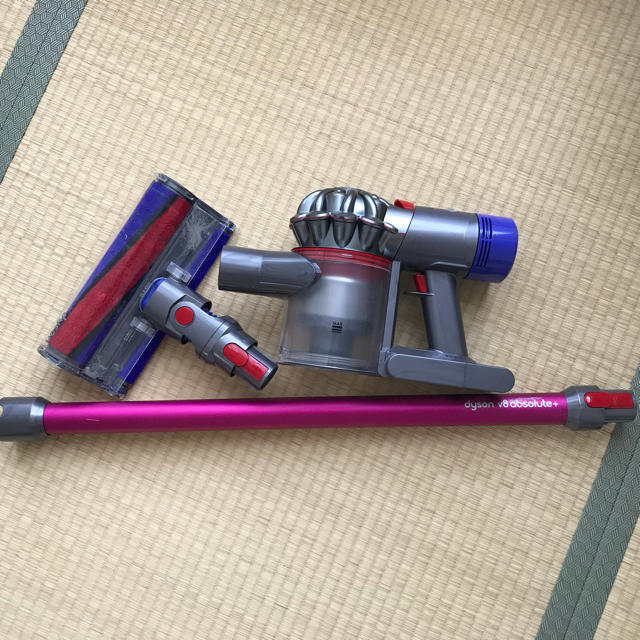 Dyson(ダイソン)のダイソンV8 スマホ/家電/カメラの生活家電(掃除機)の商品写真